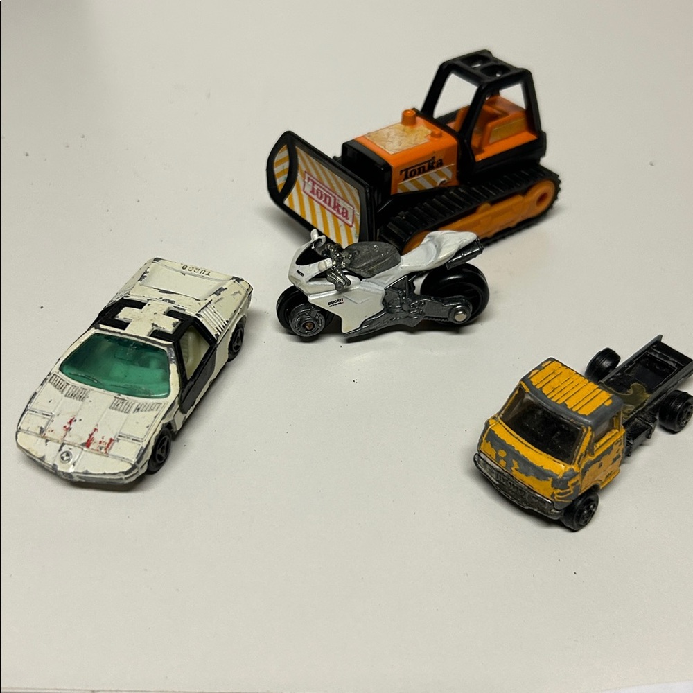 Die-Cast Toy Vehicle Set - White, Yellow, Silver
